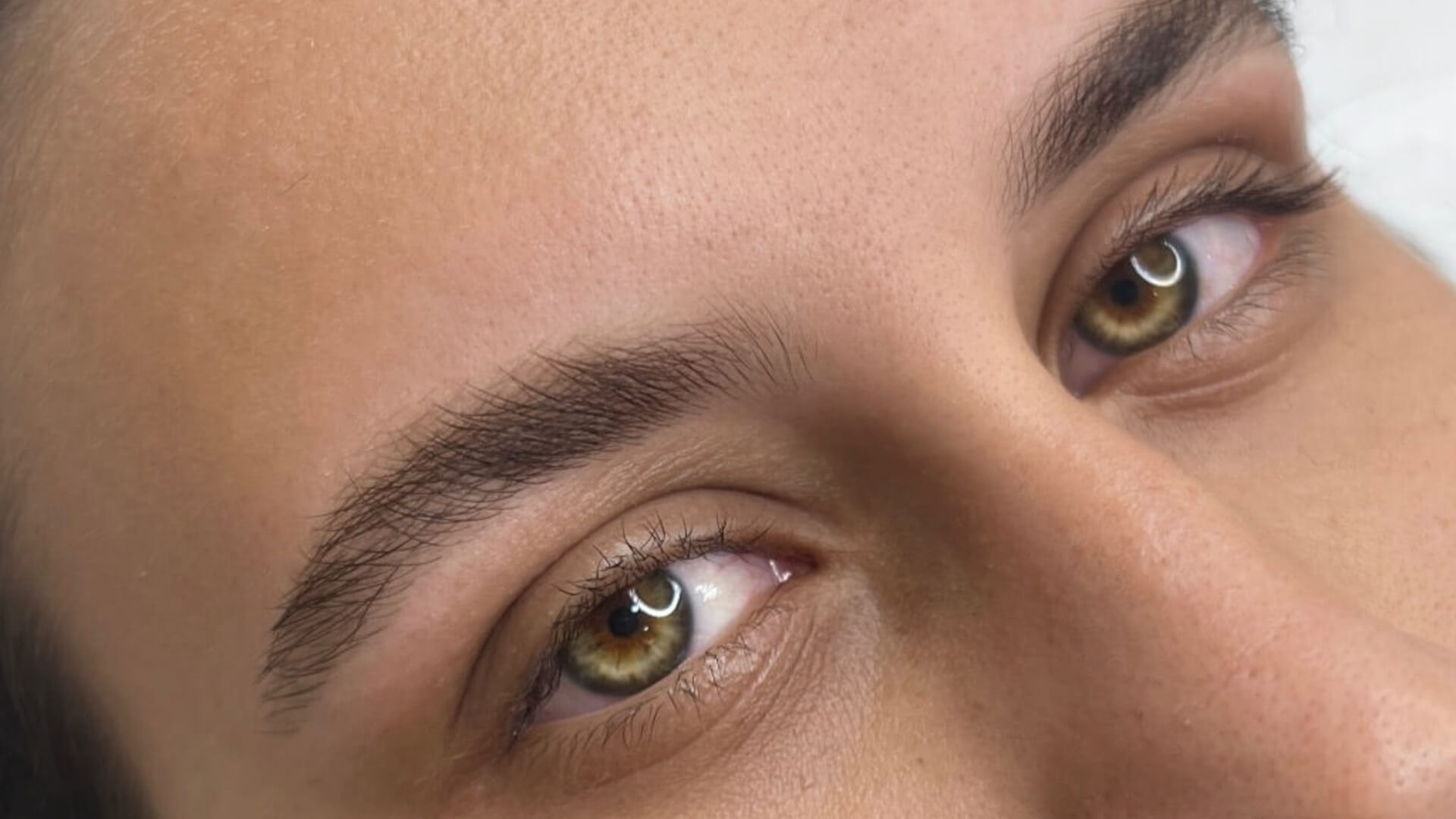 שובל טויטו עיצוב גבות וריסים 