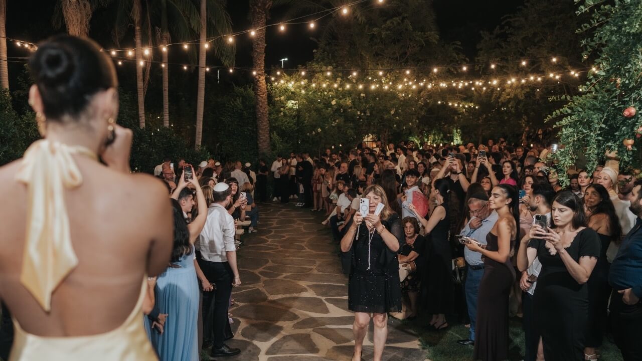 ענבל נזריאן זמרת