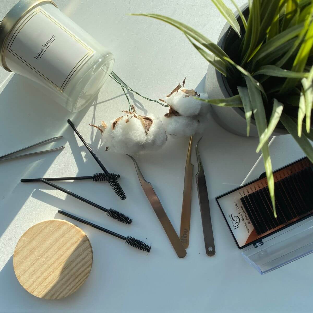 מאי דלל עיצוב גבות