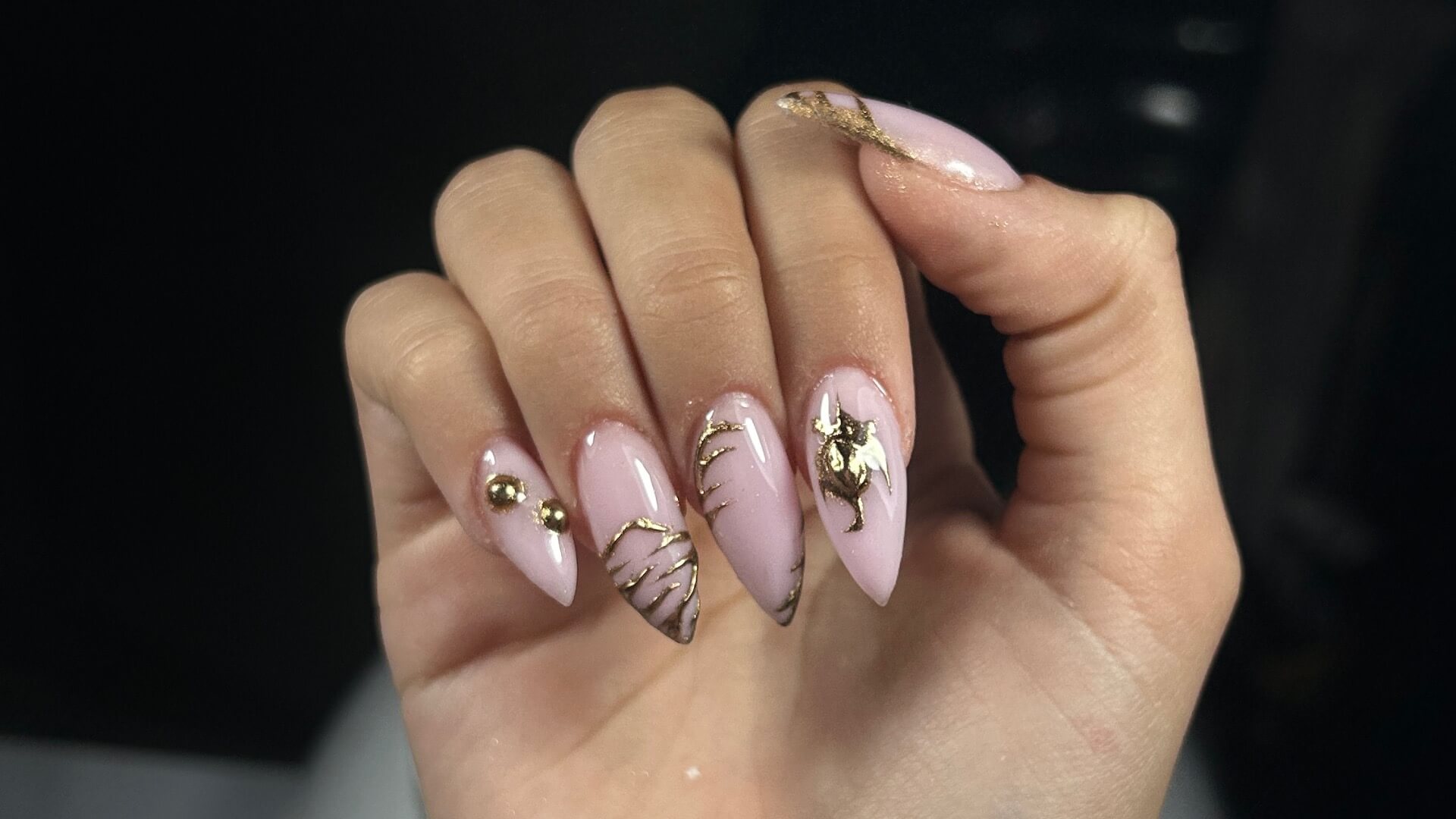  | Lihi Nails