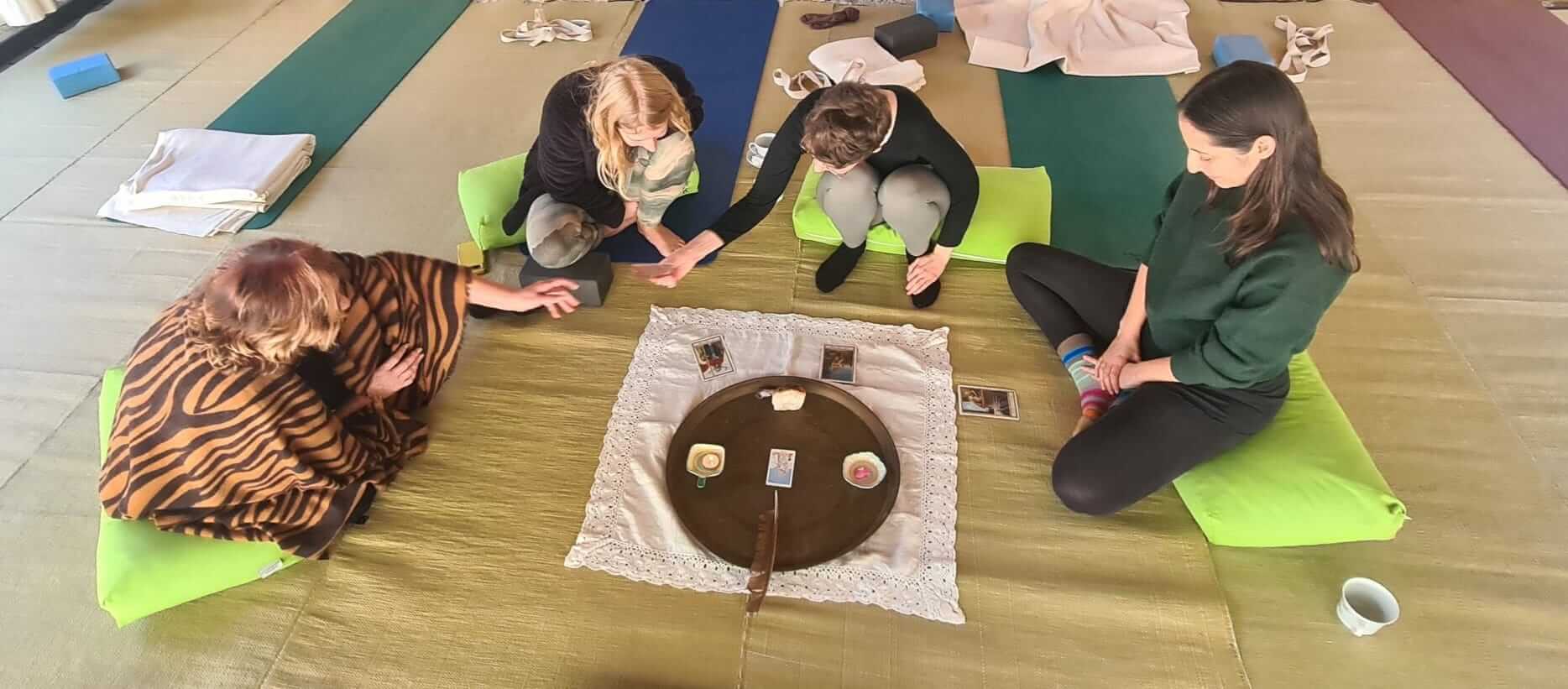 יוגה על הדק