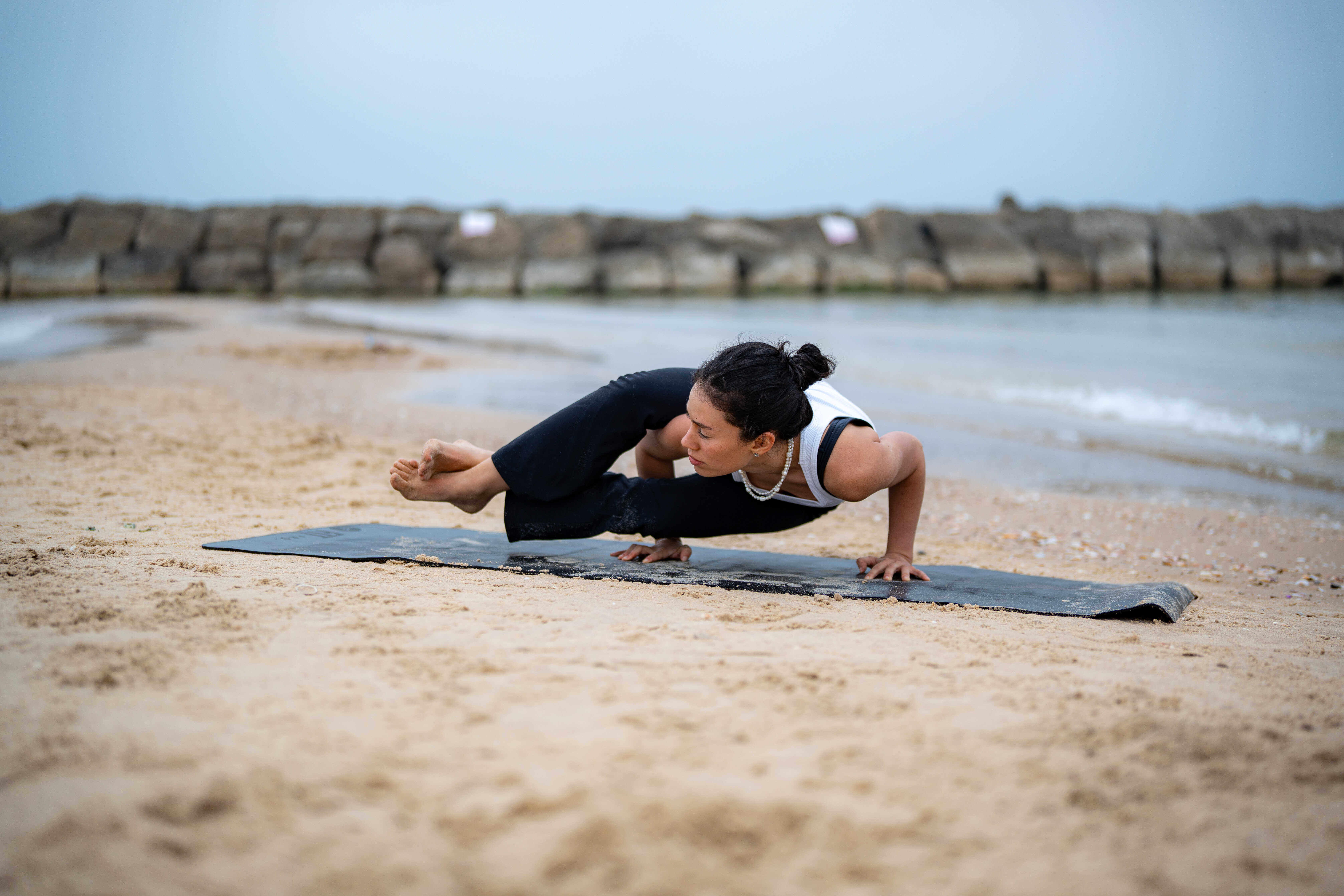 יוגה עם עמית