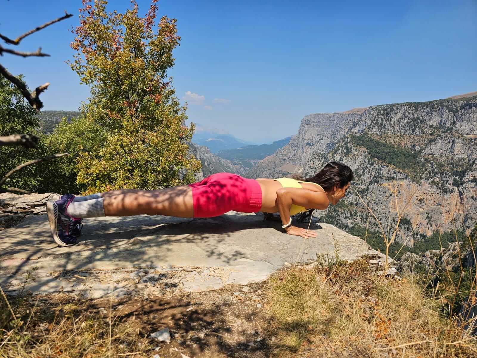 אוהל יוגה סטודיו לתנועה ונשימה בטבע