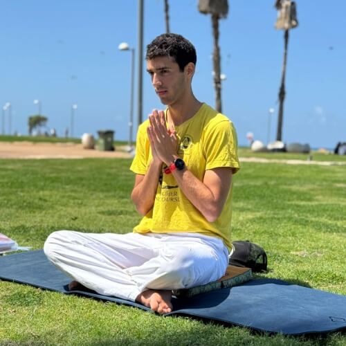 רני יוגה | lee