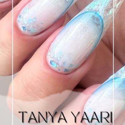 בסלון של טניה | lee