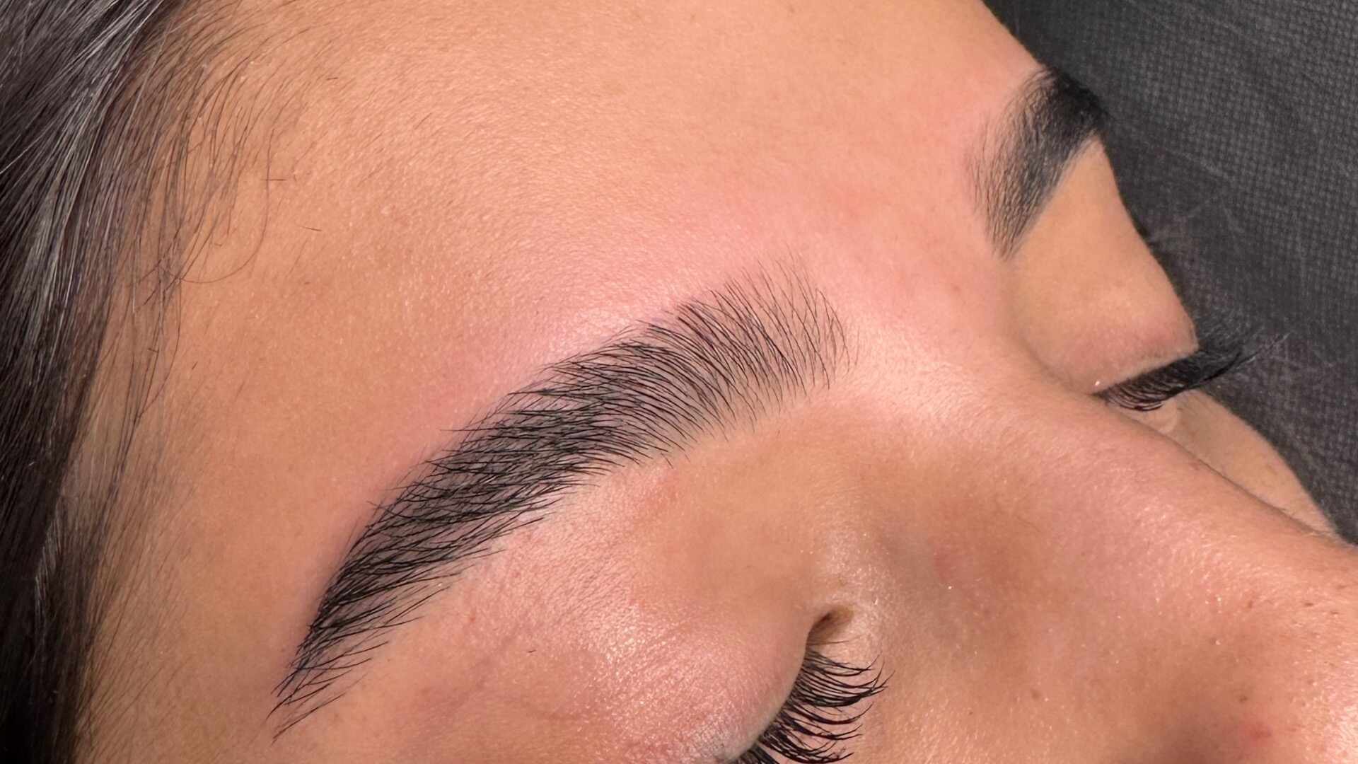 Noa shitrit eyebrows 