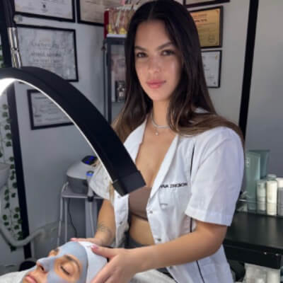 Mishel Cosmetics  | lee