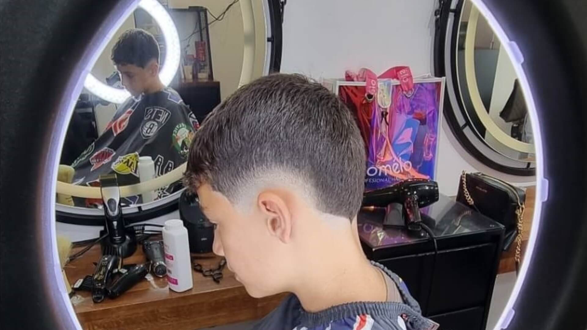| GUYTHEBARBER️