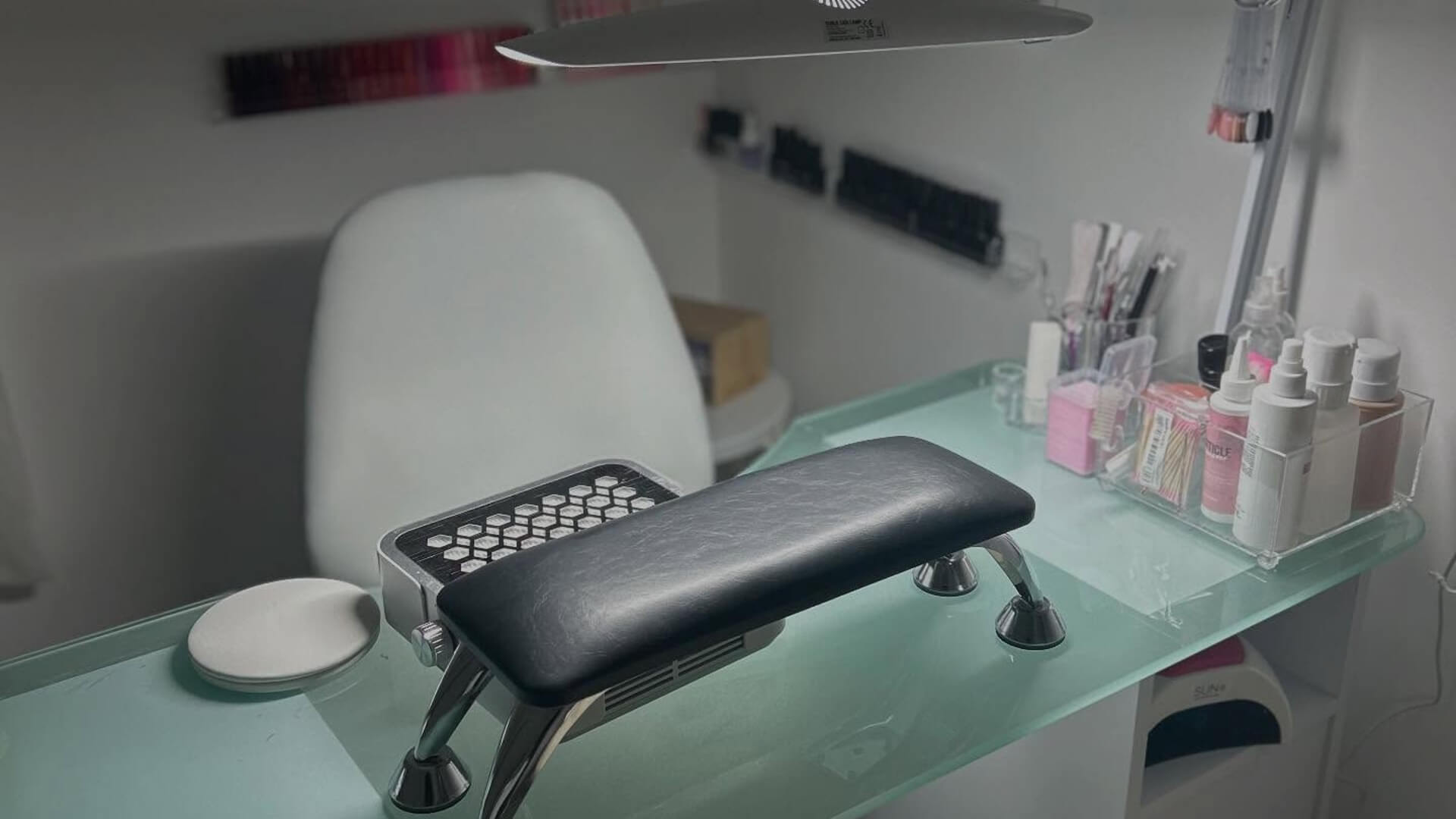 נופר עלמא בל