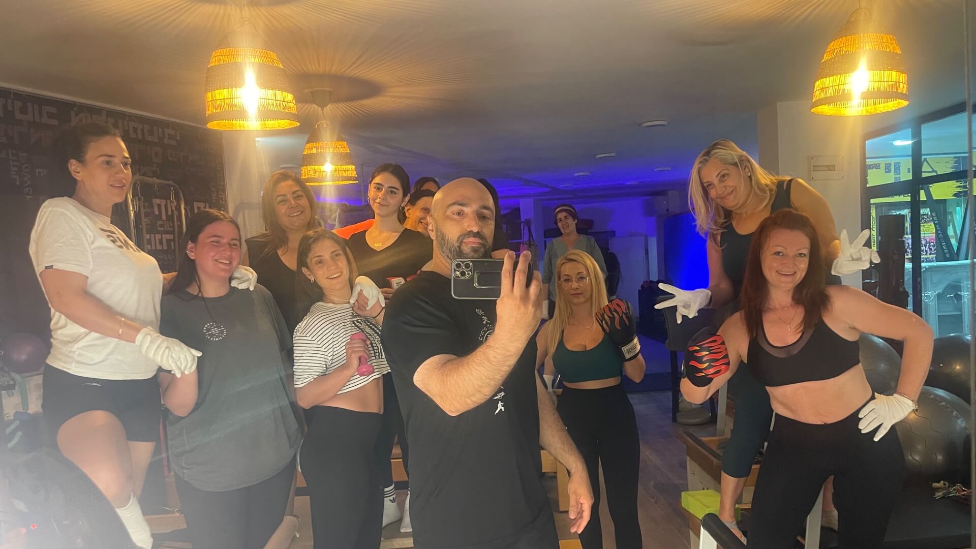 סטודיו a בית שמש אבי איצחקוב