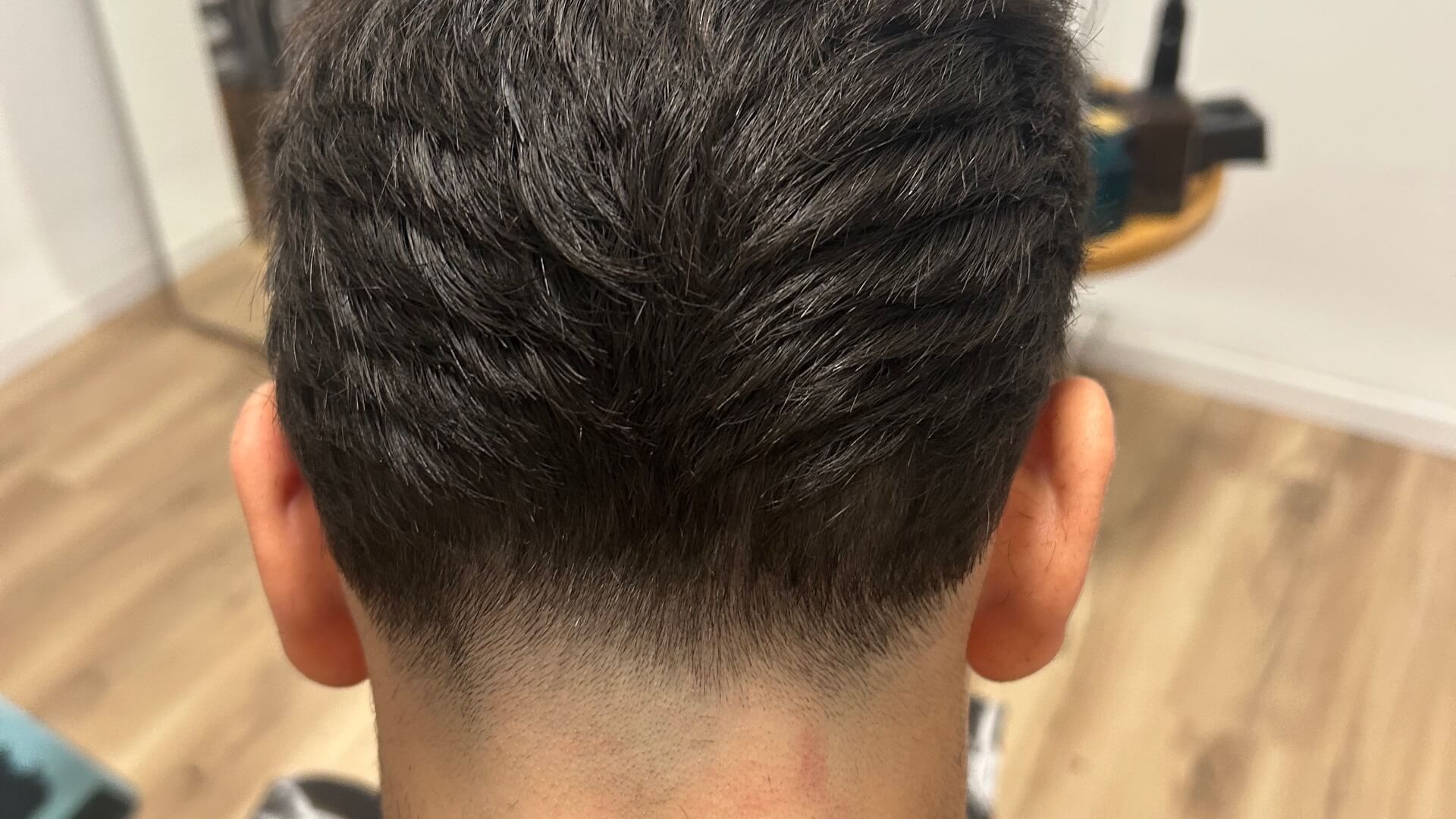 Barber ספר גברים