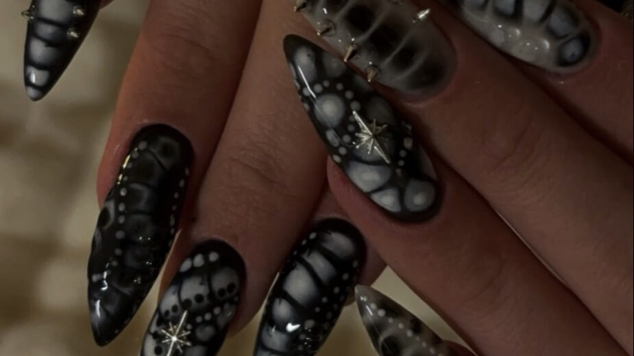 מיכאלה - אמנות ציפורניים