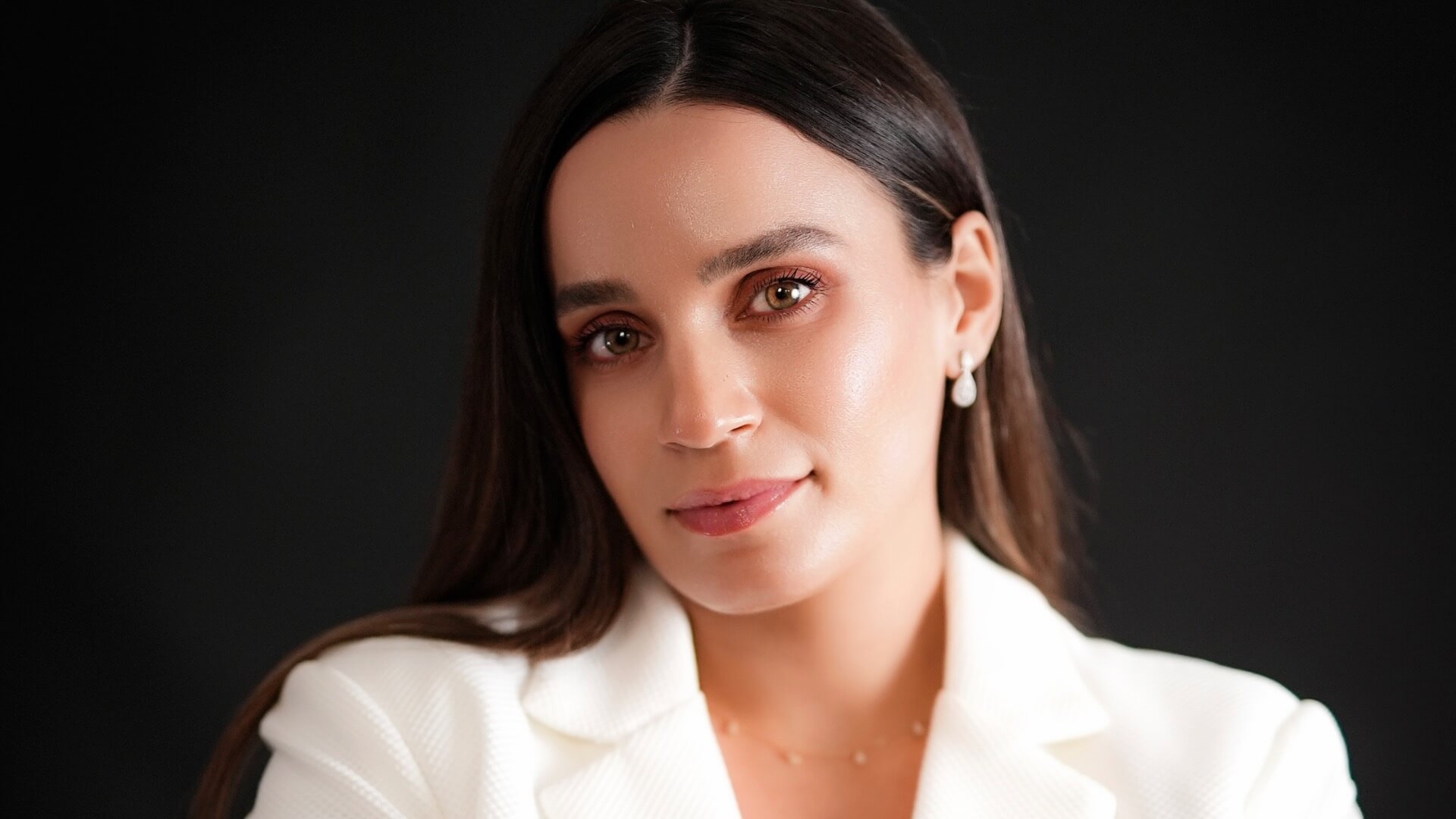 נוי כהן קוסמטיקאית מומחית לפתרון בעיות עור 