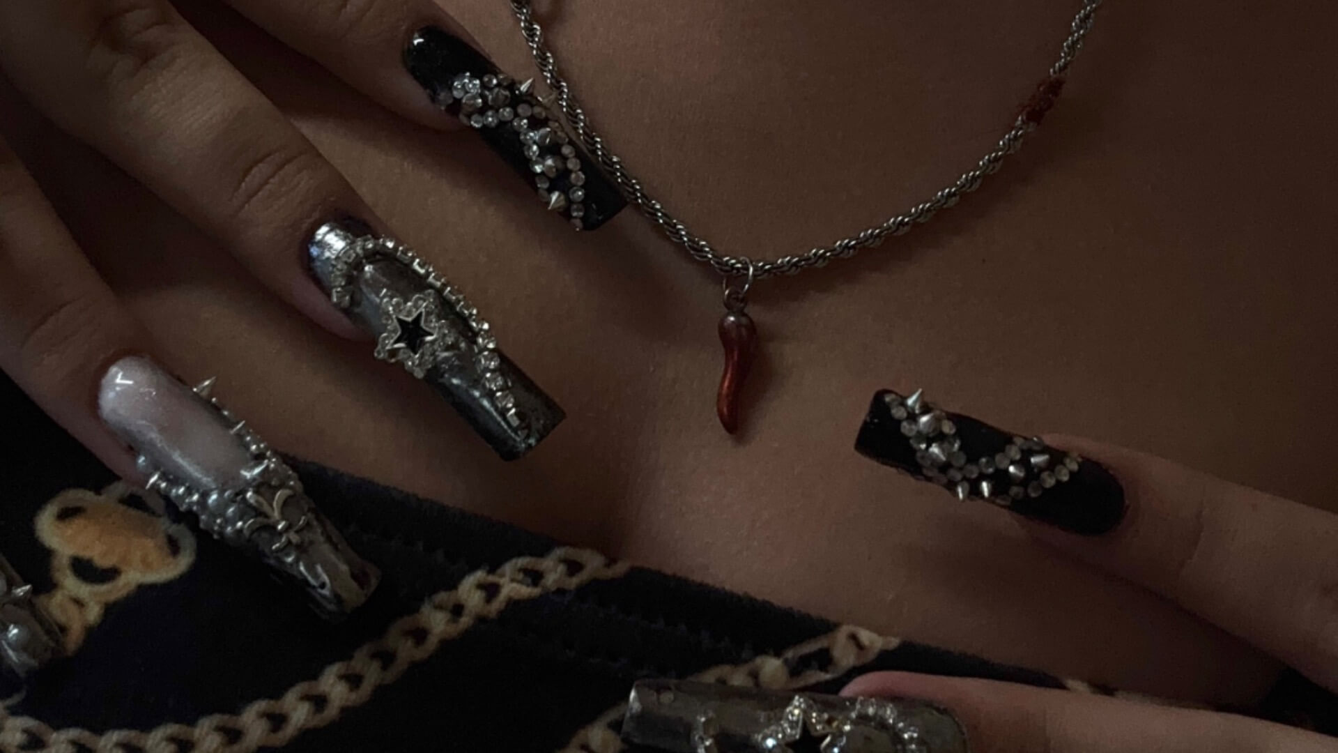 ציפורניים משוגעות 