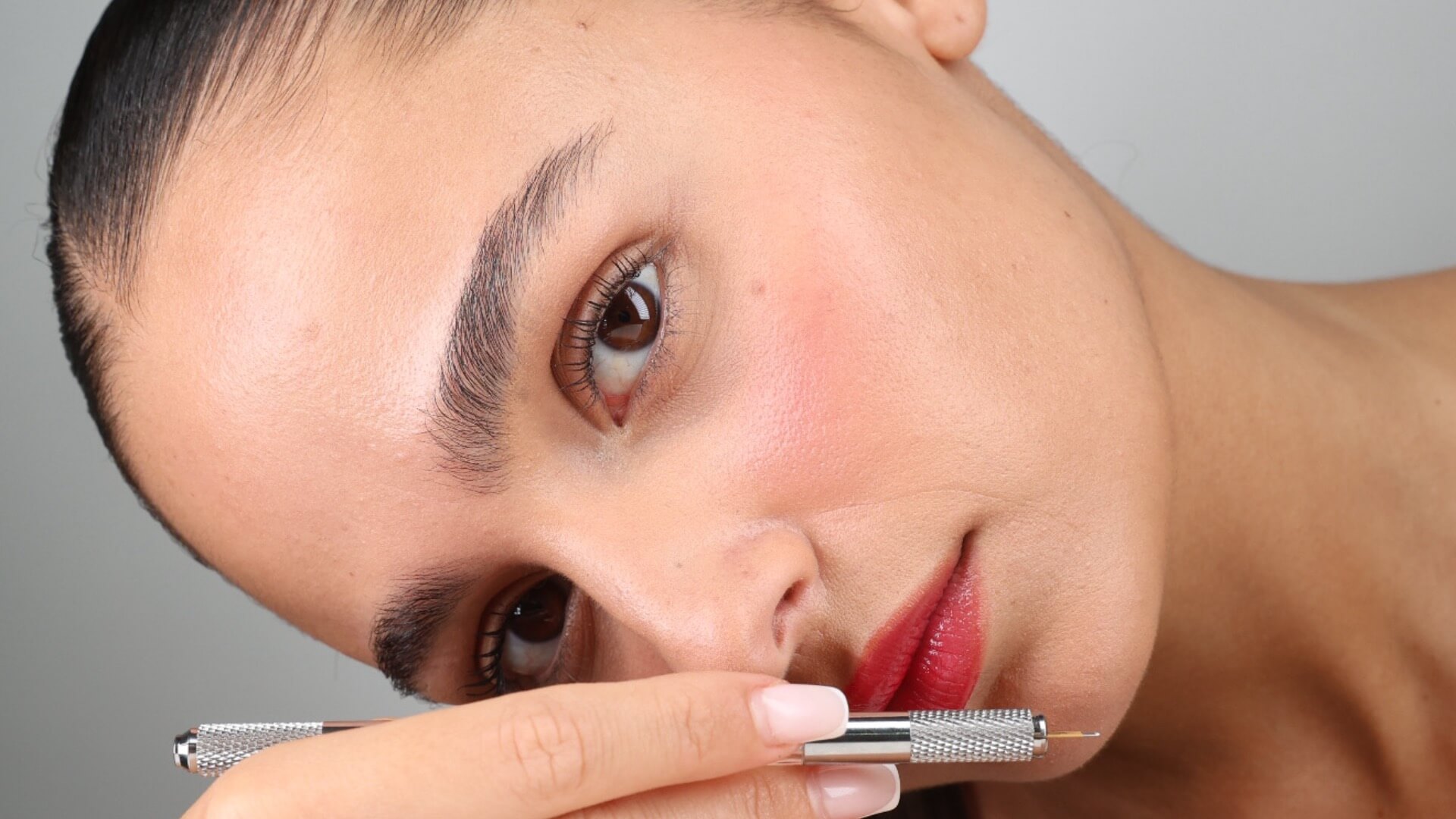 HILASEYEBROWS 