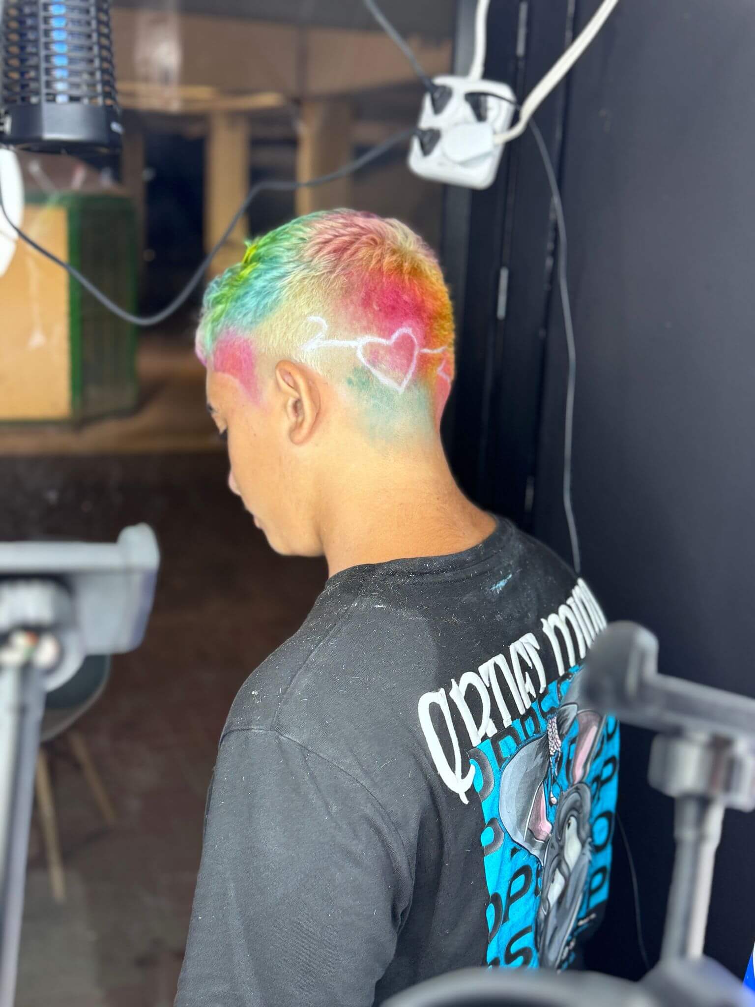 Monkeys barber